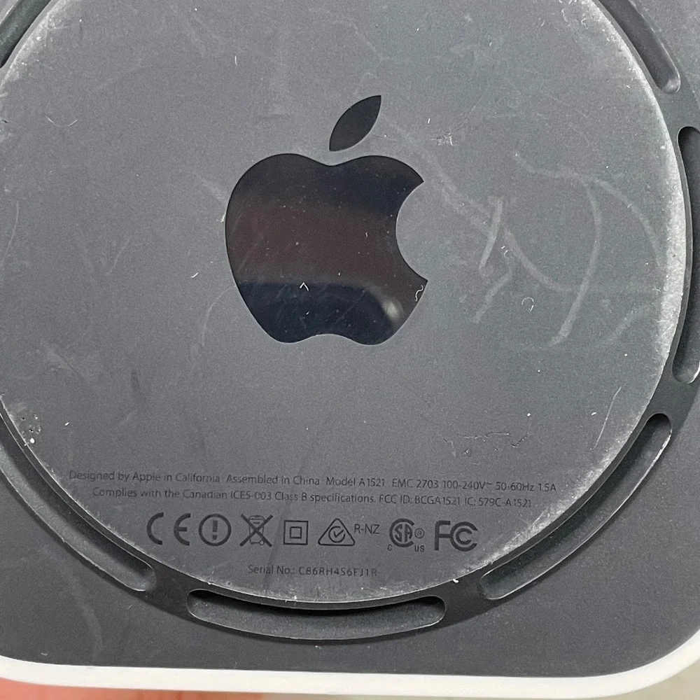Apple AirPort Extreme 802.11ac Wi-Fi Base Station Router A1521 6th Gen Turns On